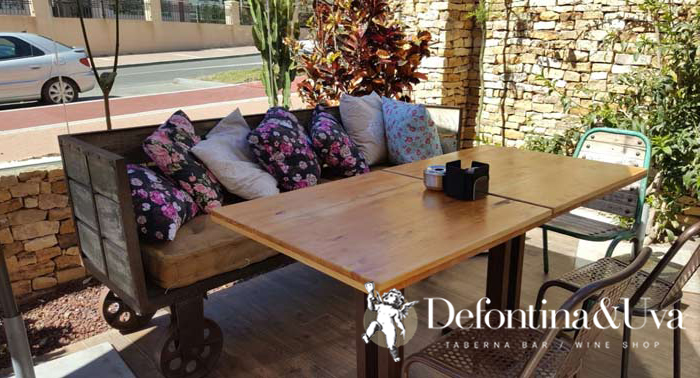 ¡Deliciosa experiencia! 2 Hamburguesas Gourmet + 2 Bebidas + 2 Postres en Defontina & Uva