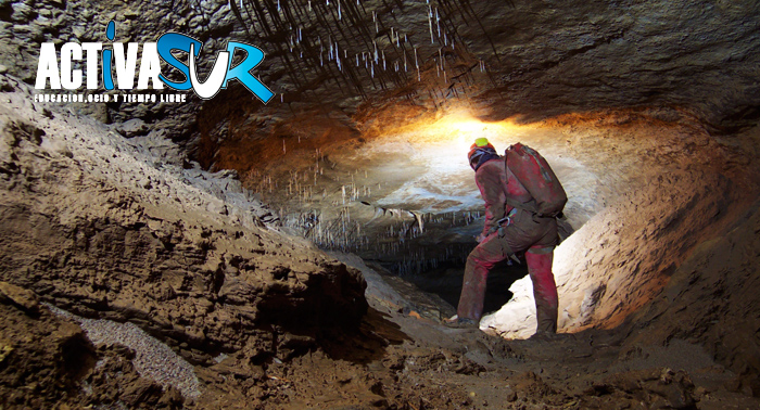 ¡Explora la Granada subterránea! Espeleología + Fotos en la Cueva de las Latas en Nívar