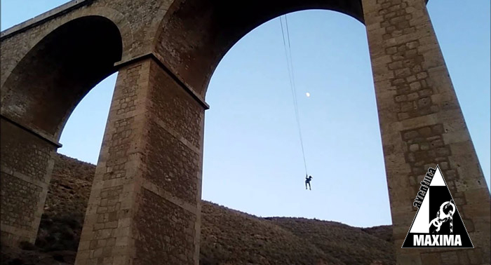 ¡Experimenta la máxima adrenalina! Salto Puenting  + Reportaje Fotográfico + Vídeo en Gador 