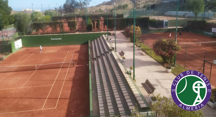 ¡Disfruta del deporte! Juega 1 partido a la semana durante 1 mes en Club de Tenis Almería