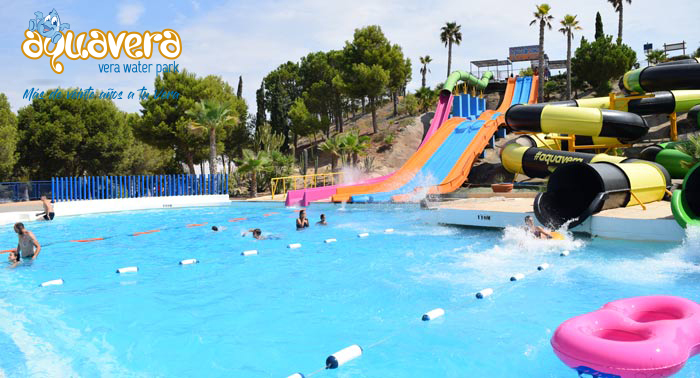 ¡Pasa un día de lo más refrescante y divertido en el Parque Acuático Aquavera!