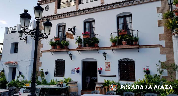 ¡Escapada a la Axarquía Malagueña! 1 Noche + Desayuno + 1h de Piscina y Jacuzzi + Cena