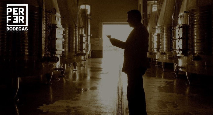 ¡Regala experiencias! Para 2 pax: Visita guiada a Bodegas Perfer + Cata de 3 Vinos + Aperitivo