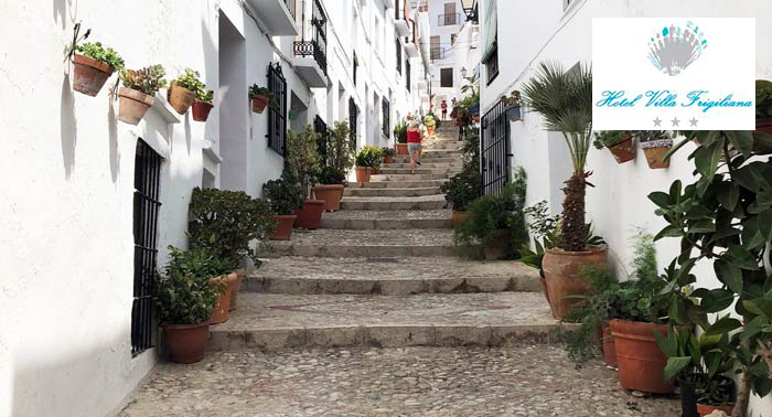 ¡Descubre Frigiliana en pareja! 2 o 3 Noches + Visita Guiada de 90min al Casco Antiguo