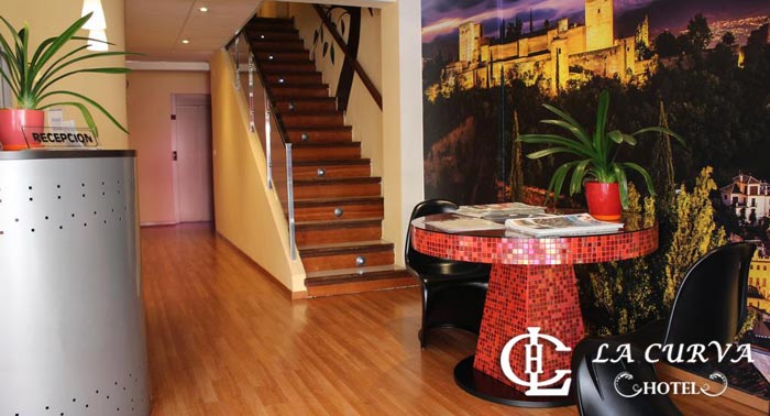 ¡Escapada romántica a Granada! 2 Noches + Detalle de Bienvenida en Hotel La Curva