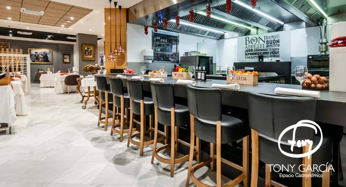 ¡Experiencia única! Menú Degustación + 4 Bebidas + Postre del Chef Tony García