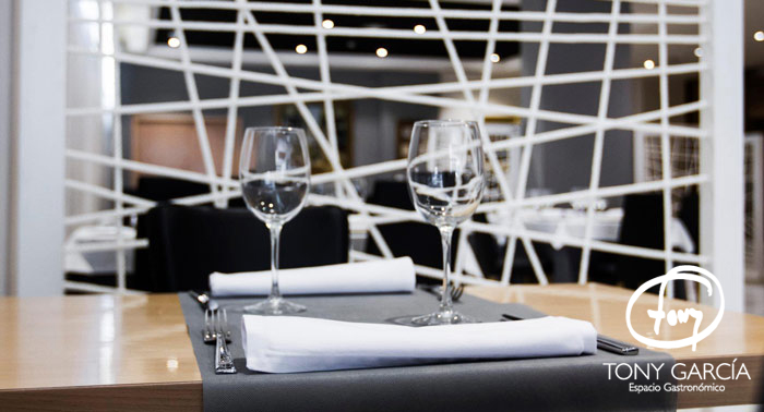 ¡Experiencia única! Menú Degustación + 4 Bebidas + Postre del Chef Tony García