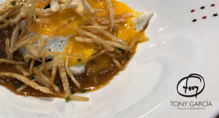 ¡Experiencia única! Menú Degustación + 4 Bebidas + Postre del Chef Tony García