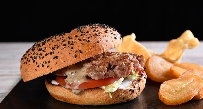 Saborea cada bocado de esta exquisita experiencia gastronómica para 2 en L'arrivée Aguadulce