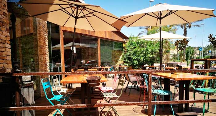 Defontina en Almerimar 2 Hamburguesas Black Angus + 2 Bebidas + 2 Postres