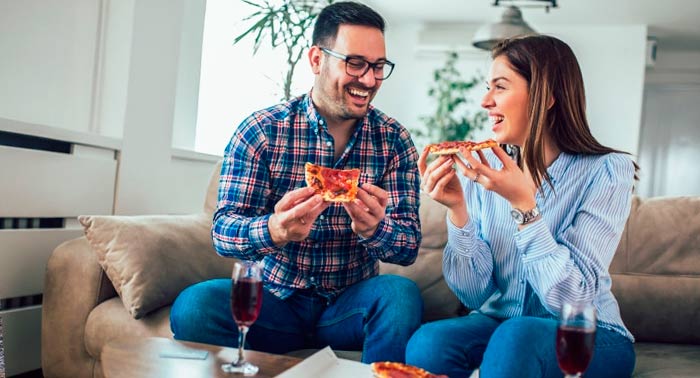 ¡Pizzas para llevar! Disfruta de Italia en casa con 1 Pizza Mediana + 1 Pizza de Nutella 