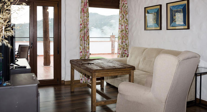 Regala una escapada romántica a la Axarquía Malagueña: 2 noches con Jacuzzi privado