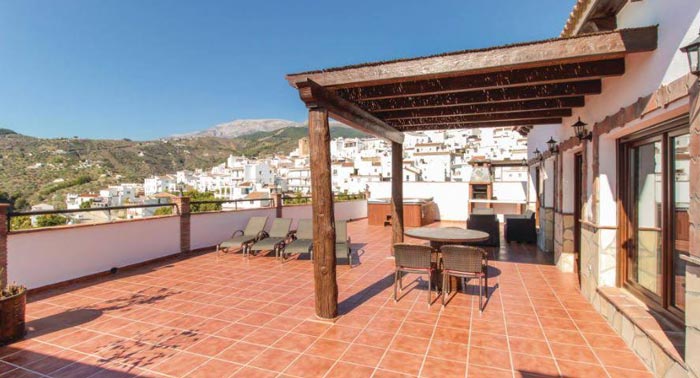 Regala una escapada romántica a la Axarquía Malagueña: 2 noches con Jacuzzi privado