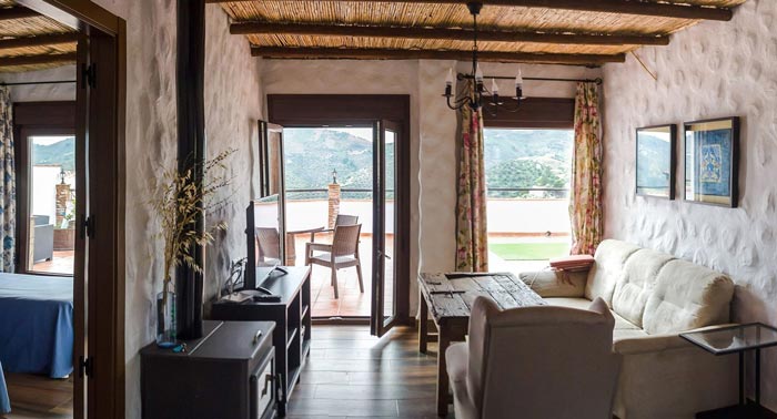 Regala una escapada romántica a la Axarquía Malagueña: 2 noches con Jacuzzi privado