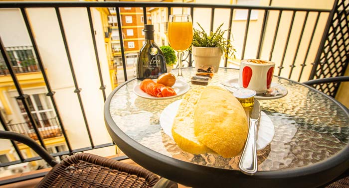 ¡Escapada romántica a Ronda! 2 Noches + Desayuno + Parking en Hotel Arunda II