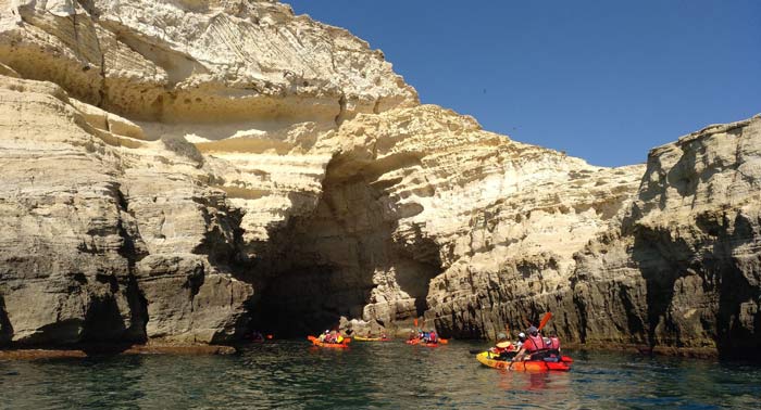 Combina Mar y Aventura con esta Ruta en Kayak por Cabo de Gata + Snorkel + Fotos + Bebida