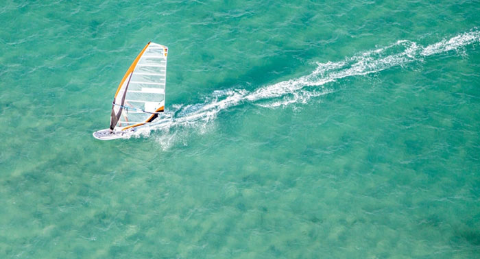 ¡Haz del viento una pura emoción! Bautismo de Windsurf 