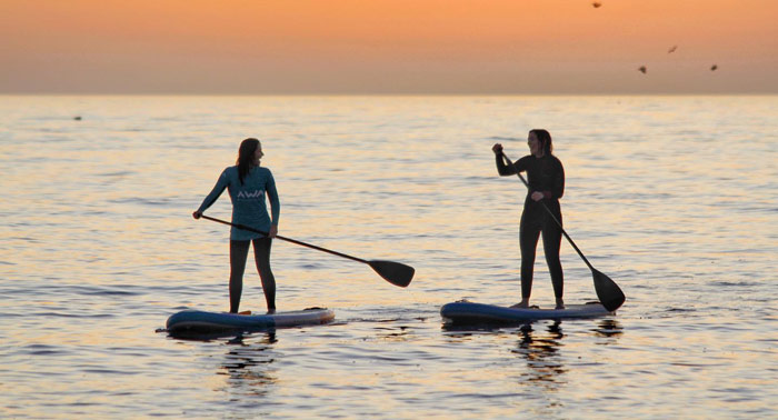 ¡Deslízate sobre el agua! Alquiler Tabla de Paddle Surf o Curso Iniciación en La Herradura