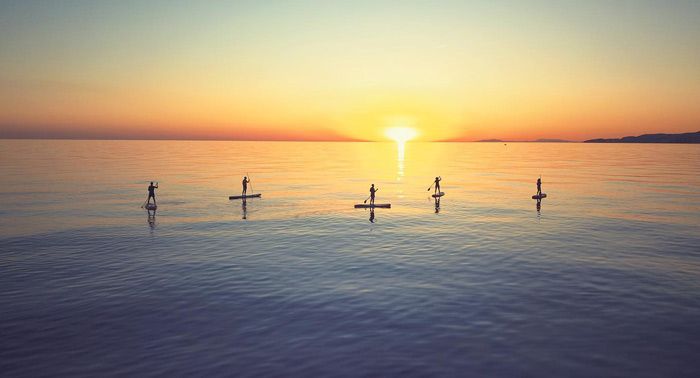 ¡Deslízate sobre el agua! Alquiler Tabla de Paddle Surf o Curso Iniciación en La Herradura