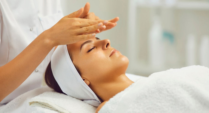 ¡Consigue un rostro impecable! Tratamiento de Higiene Facial Deluxe en Estética Borbalán