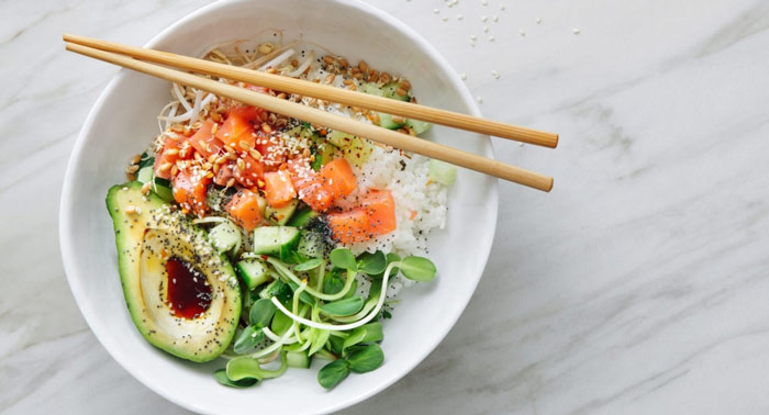 ¡Deliciosa experiencia! 2 Poke Bowl + 2 Bebidas + 1 Postre en Defontina & Uva Almerimar