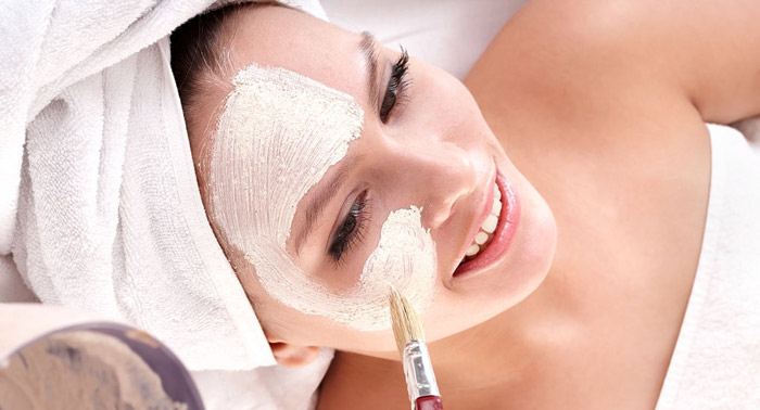 Mima tu rostro: Limpieza facial con Punta de Diamante + Mascarilla + Masaje hidratación