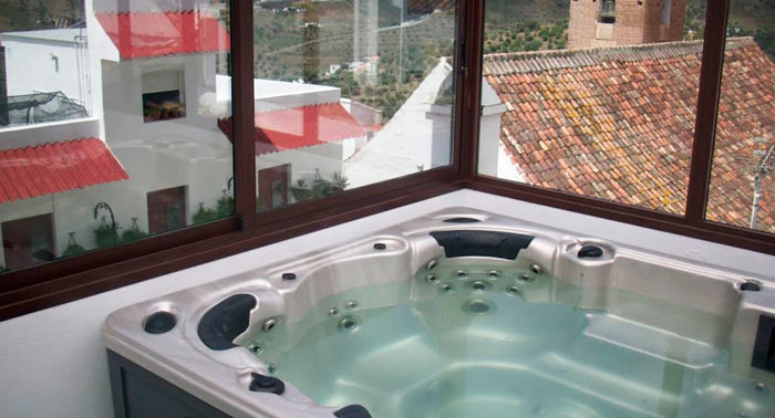 ¡Regala una Escapada a la Axarquía Malagueña! 1 Noche + Desayuno + 1h de Spa + Cena