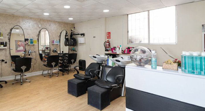 A ponerse guapa: Bono de 1 mes de Peluquería con 1 Corte + 9 Lavados y Peinados