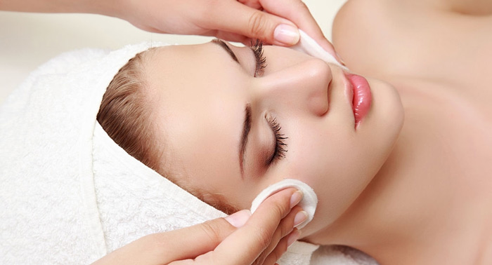 ¡Resta años a tu piel con el Tratamiento Facial Antiedad de Lifting Japonés Masaje Kobido!