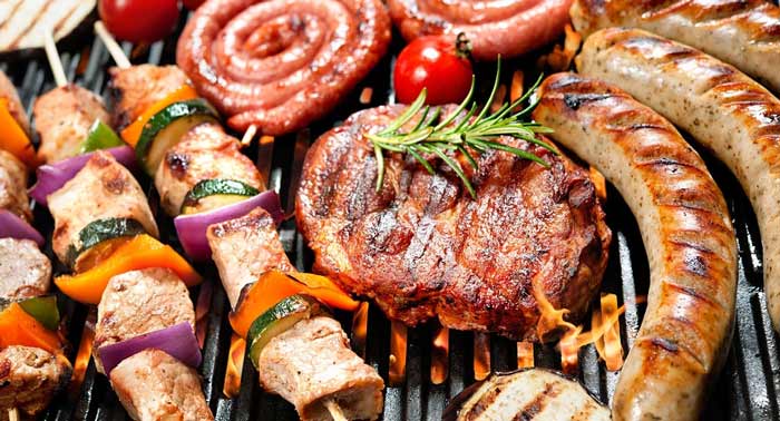 Delicioso!!! Costillar Ibérico o Parrillada de Carne + Bebidas en La Bodeguica Miguel del Rei