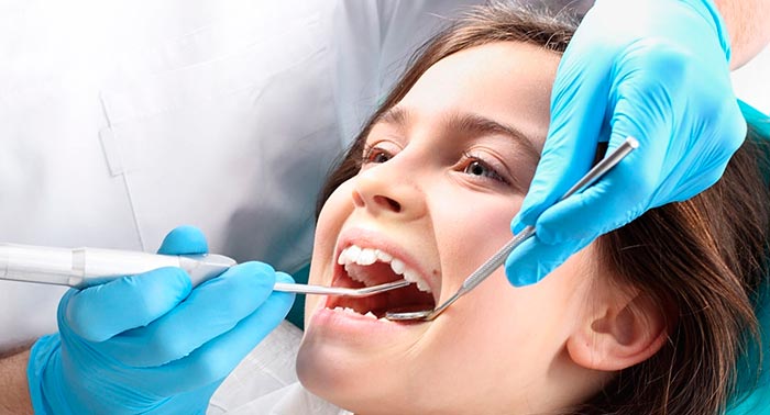 Lucirás una sana y bonita sonrisa gracias a este Completo Pack de Limpieza Dental 