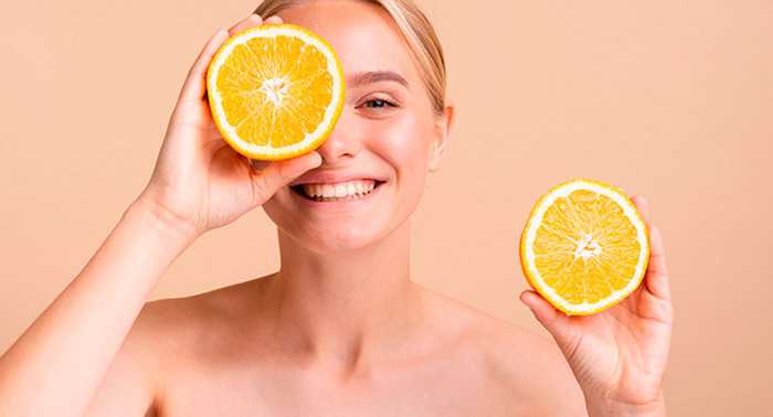 Tratamiento Facial Vitamina C + Hidratación de Manos o Pies en Salón de Belleza Nix & Shara. 