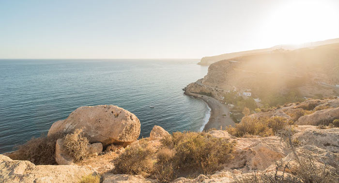 Regala exclusividad con 1 o 2 Noches en la Torre de La Garrofa con vistas al Mar Mediterráneo