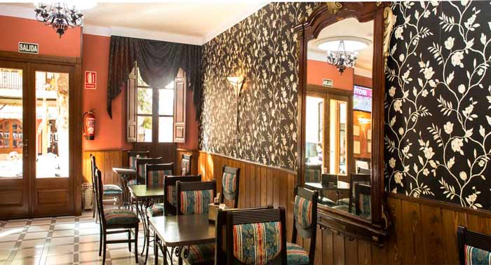 ¡Enamórate de Lanjarón! 1 Noche + Desayuno + Detalle en Hotel España Balcón de Lorca