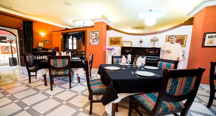 ¡Enamórate de Lanjarón! 1 Noche + Desayuno + Detalle en Hotel España Balcón de Lorca