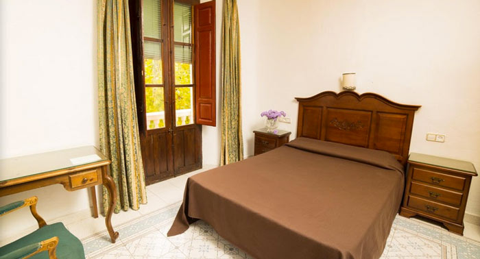 ¡Enamórate de Lanjarón! 1 Noche + Desayuno + Detalle en Hotel España Balcón de Lorca