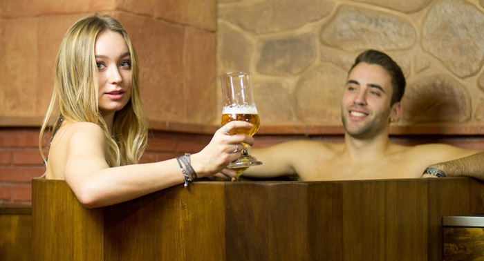 Para 2: Circuito Beer Spa + degustación cerveza + Tableta chocolate de cerveza + Pack cervezas