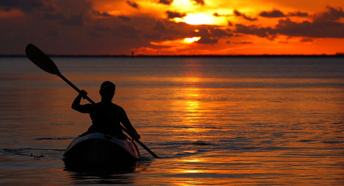¡Experiencia única! Ruta en Kayak al Atardecer por el Parque Natural, San José + Snorkel