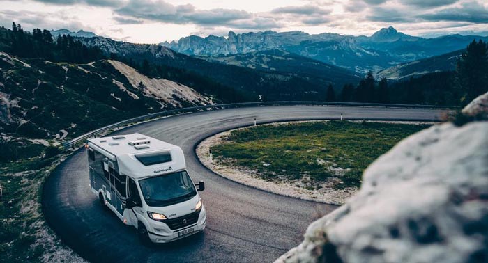 ¡Descubre una forma diferente de viajar! Alquiler de Autocaravana de 4 Plazas durante 3 Noches 