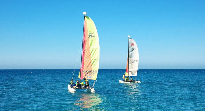 ¡A disfrutar del mar! Navega en un Catamarán de Vela durante 1h con quien tú quieras