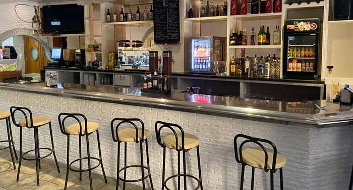 Disfruta a lo grande: Fritura de pescado + Ensalada + 2 Bebidas en Gastrobar Singo
