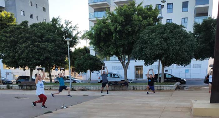 ¡Ponte en forma! 8 Clases en un Mes de Entrenamientos en Grupo al Aire Libre con Leo Porolli