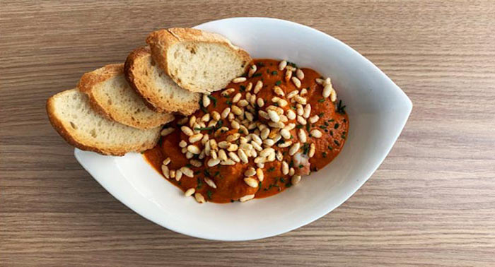 ¡Sabores con vistas panorámicas! 1 Entrante + 1 Principal + 2 Bebidas La Cuarta Planta