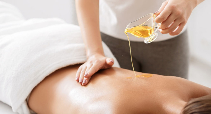 Masaje Relajante de 45 min con aceites esenciales y aromaterapia de Natura Bissé. ¡Puro relax!