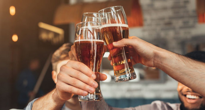 En la Tahona: 2 Frankfurt America o Bocadillos + Patatas + Postre + 2 Cervezas Artesanas