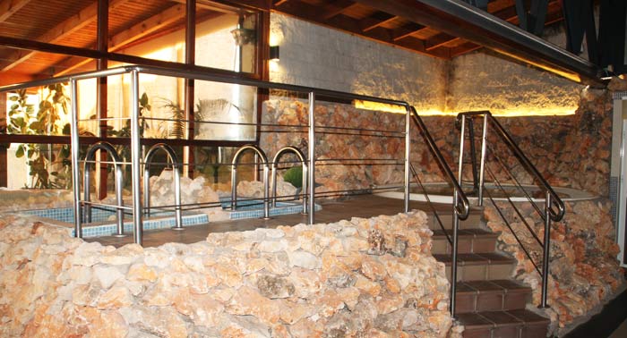 Descubre los rincones más bonitos de Guadix y desconecta en este Hotel con Circuito Spa