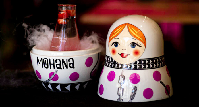 Se te ocurre un plan mejor?? 2 Cócteles + 1 Postre a elegir en Mohana