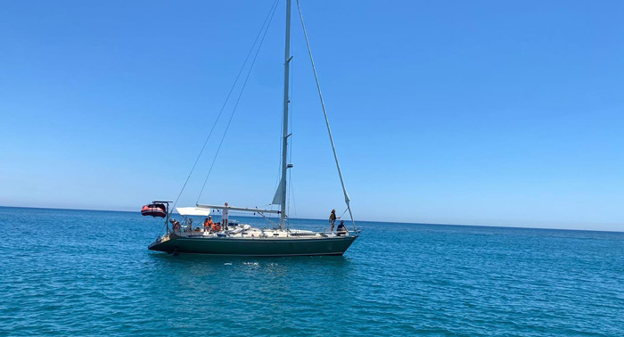 ¡Experiencia única! Hasta para 12pax: Ruta en Velero 1h 30min + Fotos + Bebida + Baño