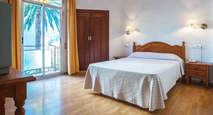Escapada a Lanjarón: 1 Noche + Desayuno Tipo Americano en Hotel Andalucía