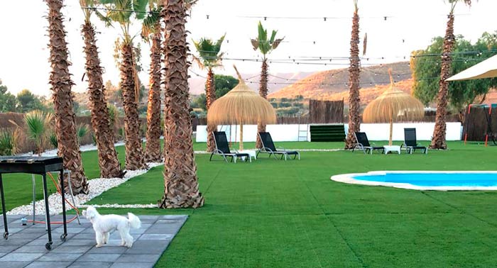 Escapada Rural de Lujo en el Desierto con Piscina Climatizada para hasta 12 Personas